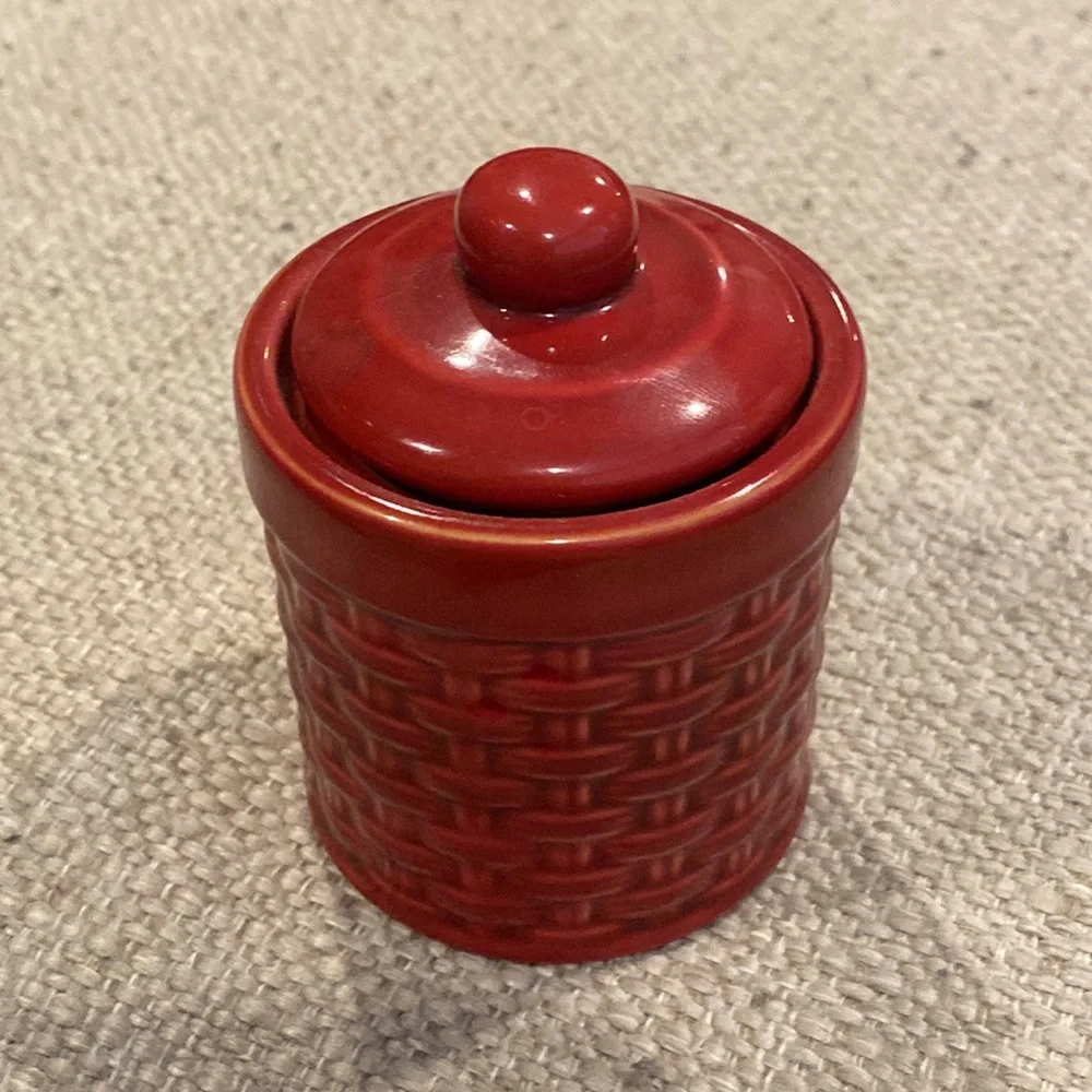 NWOT Pier 1 Burgundy Basket Weave Stoneware Ramekin & Mini Cup 2pc